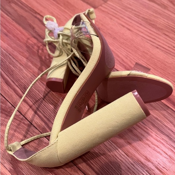 Heels - Picture 2 of 2